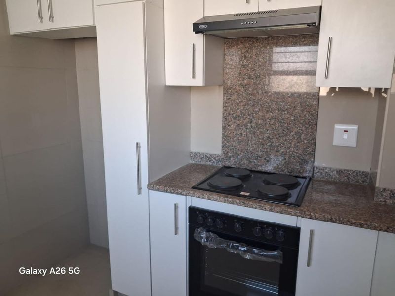 Newly Renovated 2-Bedroom Apartment with Sea Views - South Beach - Photo 6