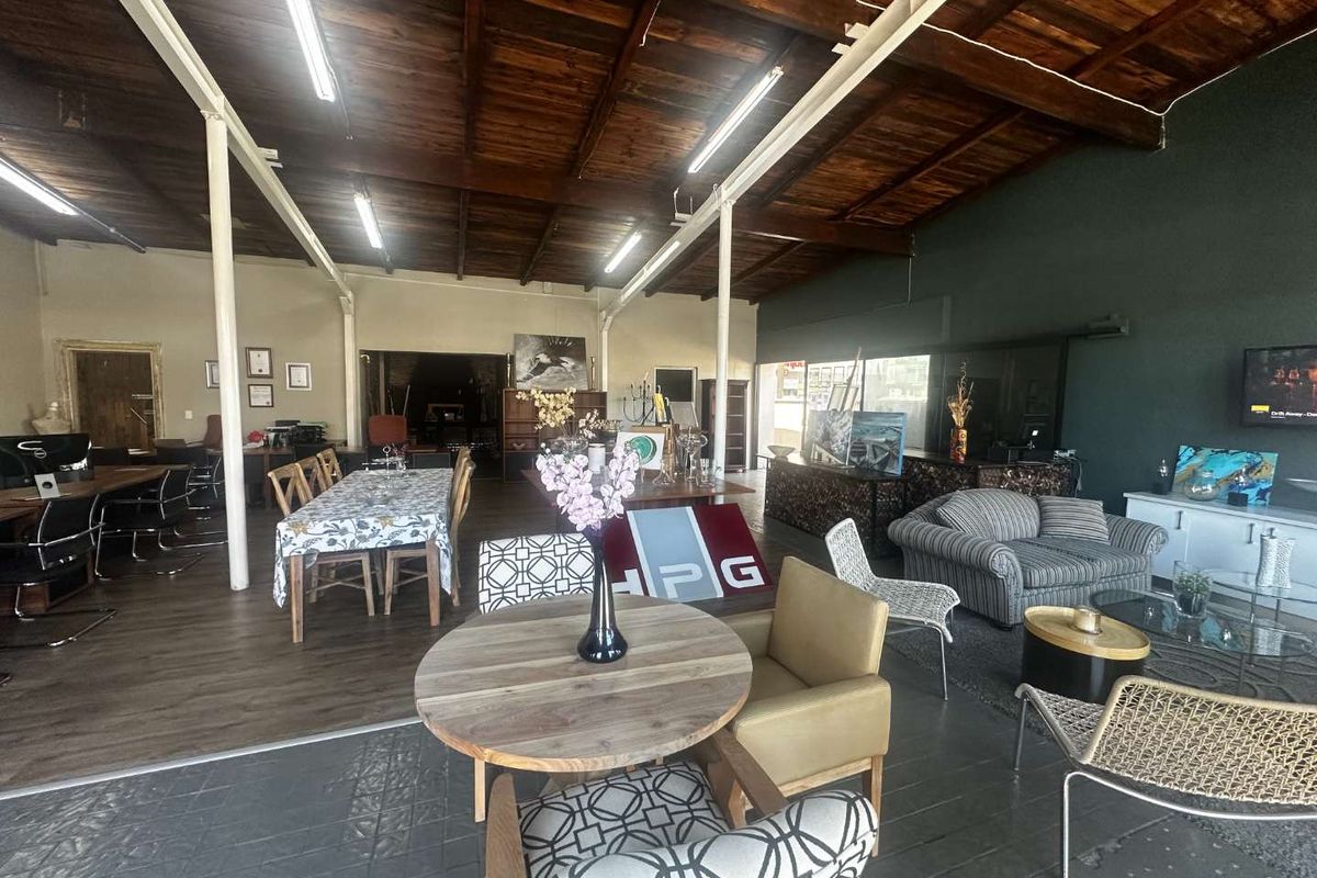 Commercial Retail Shop & Offices - TO LET in Swakopmund - Photo 2