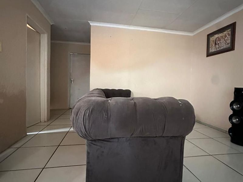2 Bedroom House For Sale Savanna City - Photo 4