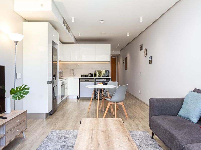 SUNNY AND BRIGHT - Photo 7