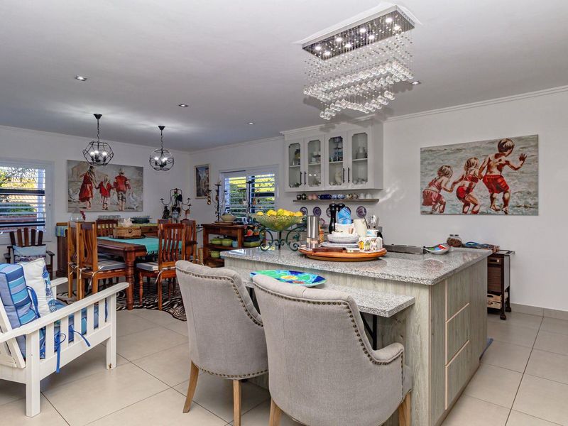 Entertainer’s paradise with heated pool & firepit - Photo 7