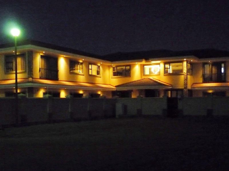 Stunning Double-Storey Home with Permanent Sea Views - Photo 2