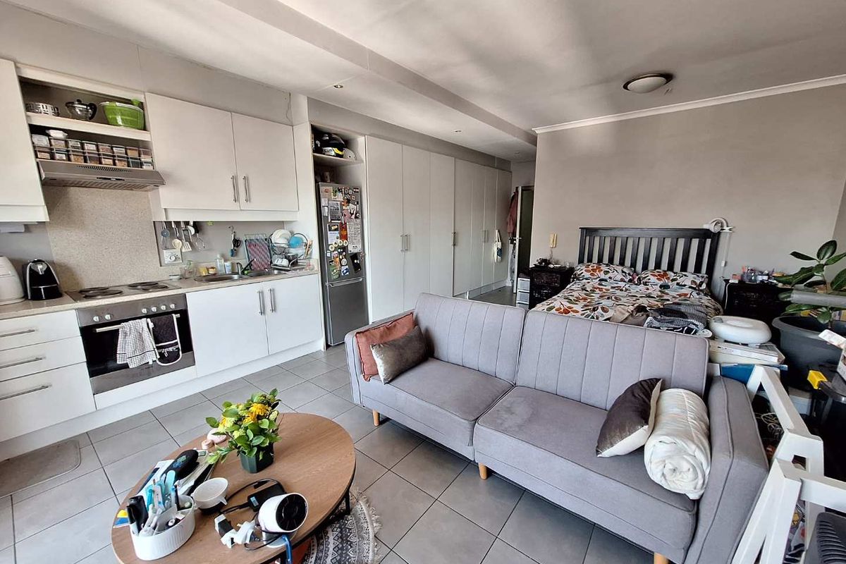Top Floor Bachelor - Photo 3