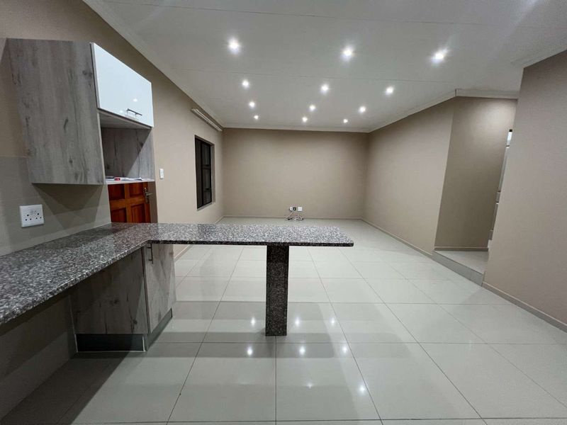 Secure and stylish: Full-Title homes with solar geysers and borehole! - Photo 4
