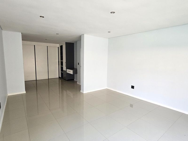 Executive 5 Bedroom House in Melodie Hartbeespoort - Photo 10