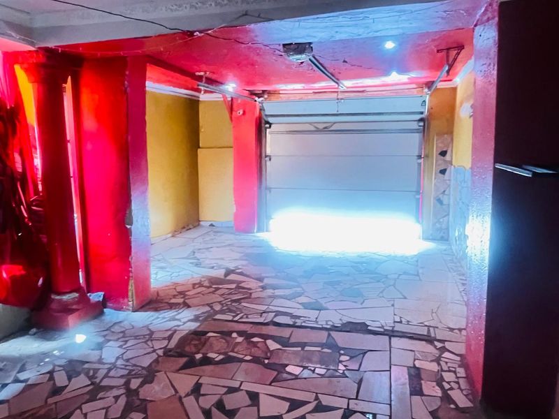 AN OPPORTUNITY TO INVEST IN A 7 ROOMS PROPERTY. - Photo 8