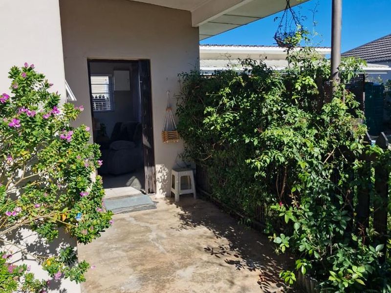 Beautiful garden cottage to rent in Glenhurd - Photo 4