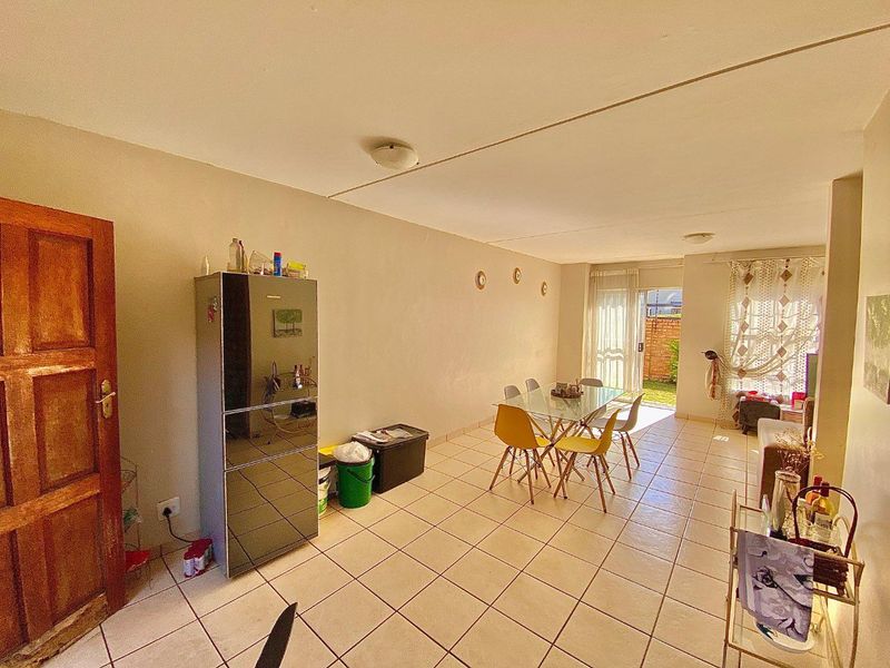 Charming Family Home in Secure Community - Photo 5