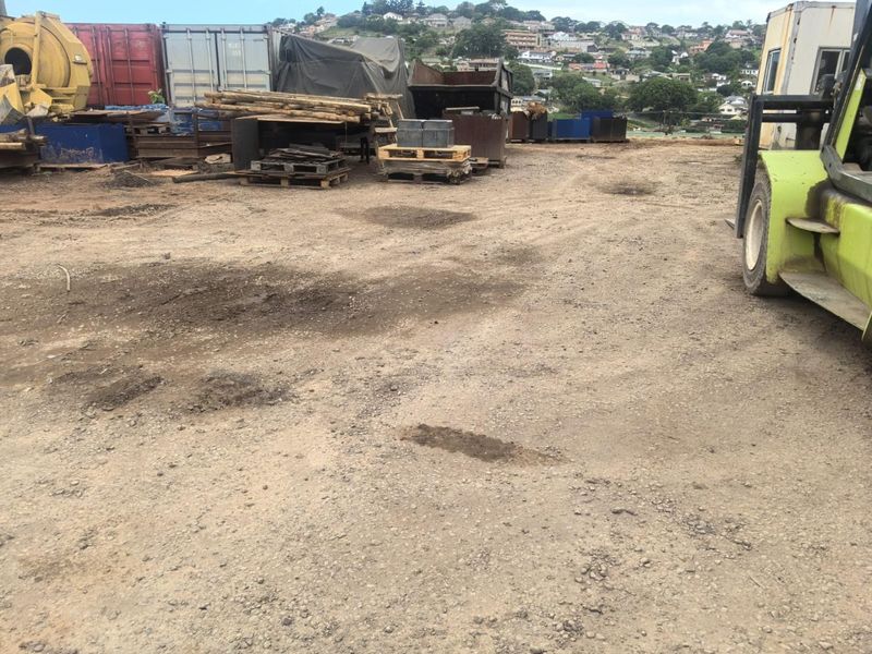 Versatile Industrial Warehouse &amp; Yard in Queensmead Industria, Queensburgh - Photo 2