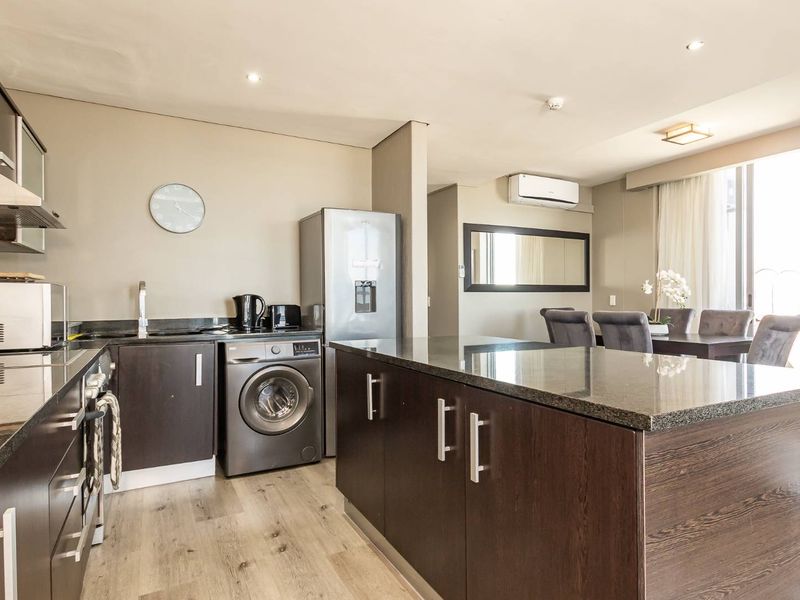 2 Bedrooms, 2 Bathrooms, with private deck overlooking Blouberg beaches. - Photo 4