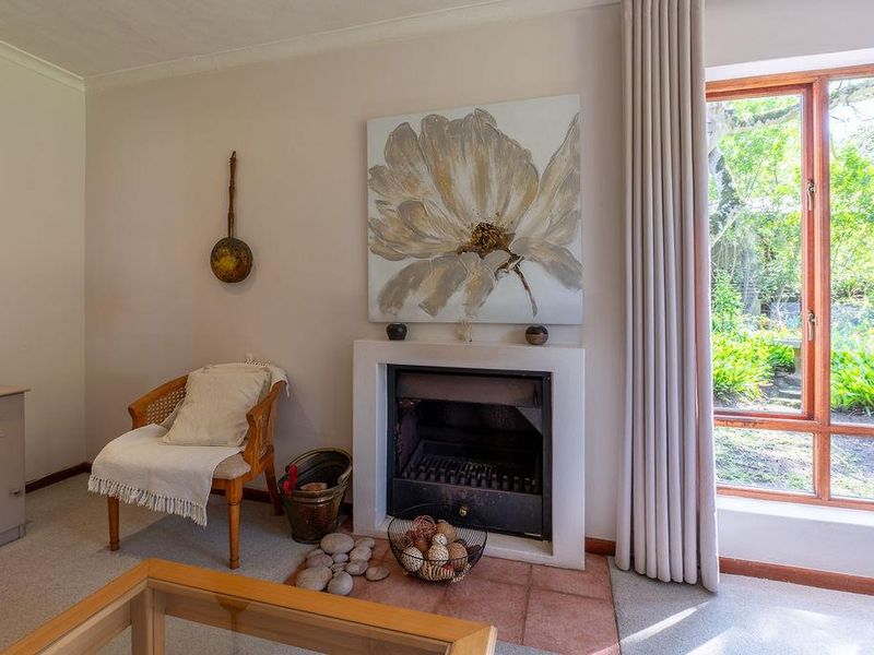 Don't judge the book by it's cover! - Photo 6