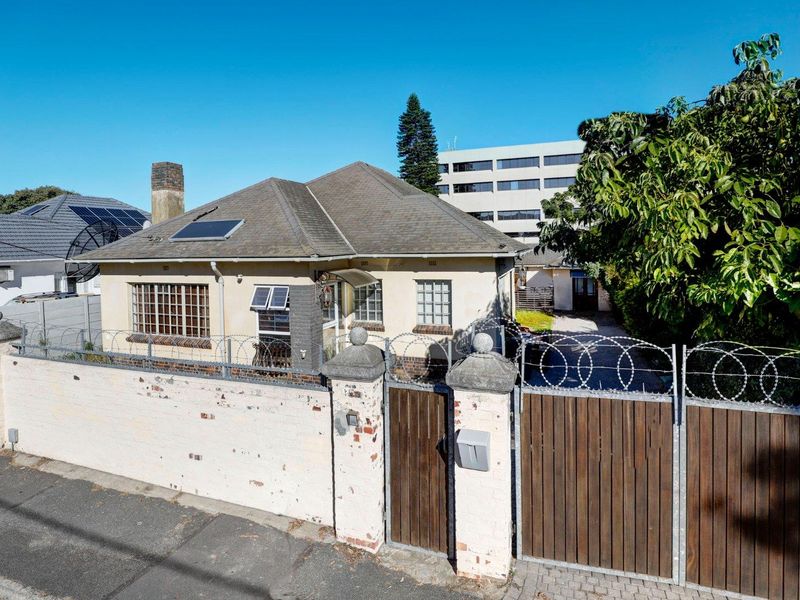 Family home in Vredelust - a few steps from Louis Leipoldt Medi-Clinic! - Photo 3