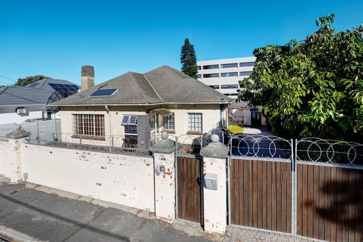 Family home in Vredelust - a few steps from Louis Leipoldt Medi-Clinic! - Photo 3