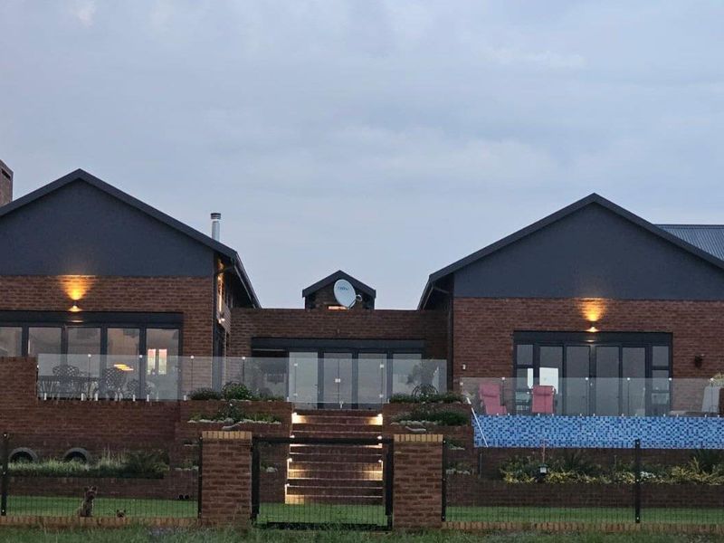 Discover Unrivaled Elegance and Freedom in Glen Cullen Country Estate - Photo 2