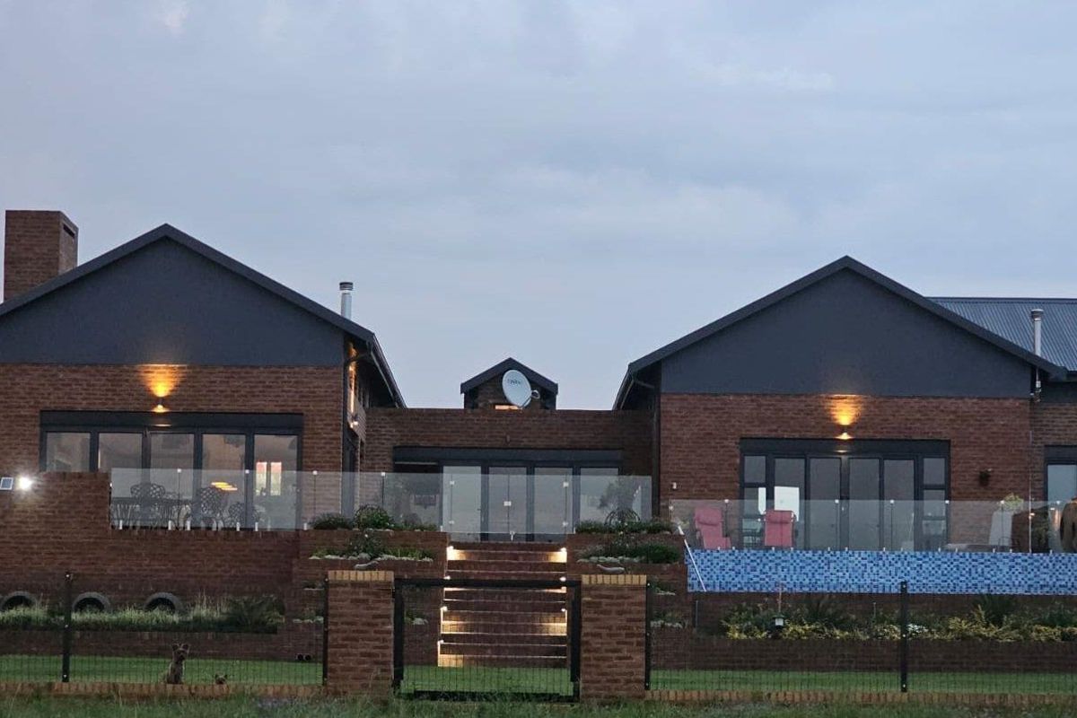 Discover Unrivaled Elegance and Freedom in Glen Cullen Country Estate - Photo 2