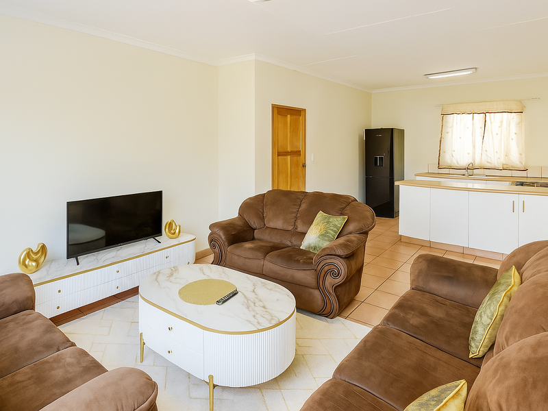 First Floor Apartment - Photo 2