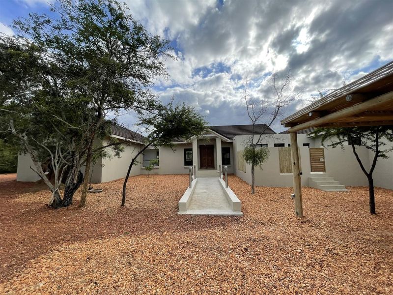 5 Bedroom home for sale in Moditlo Estate - Photo 2