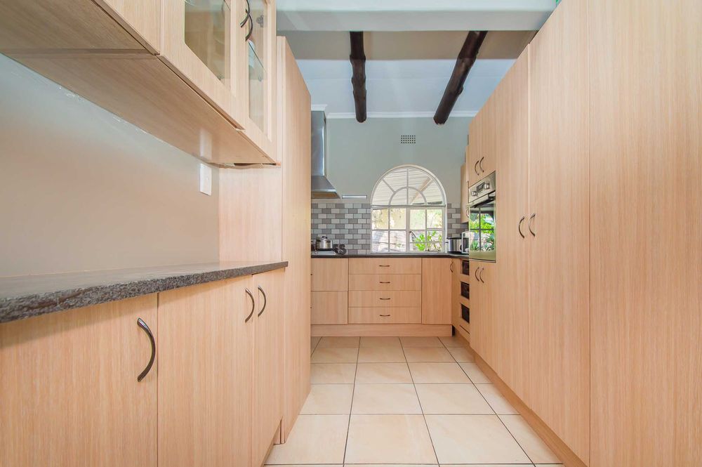 Entrance to kitchen