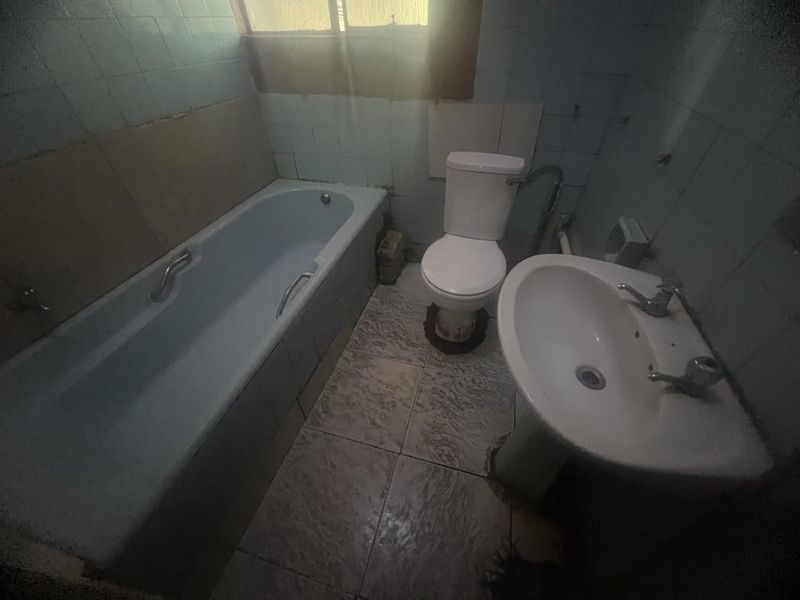 Property needs TLC - Photo 7