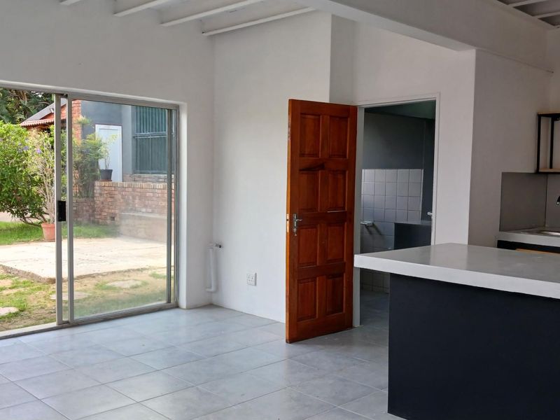 Lovely 2 Bed Garden Cottage to Let in Hurlingham Manor - Photo 4