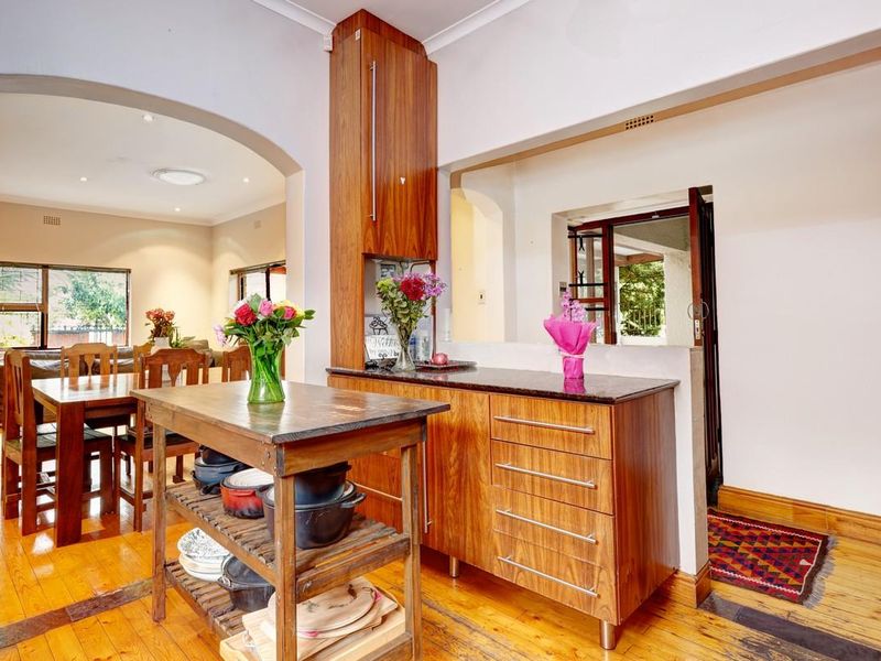 Cosy living with a creative edge! - Photo 7