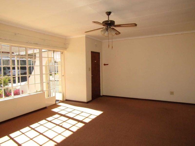 Charming Life Rights Retirement Home for the Elderly - Photo 2