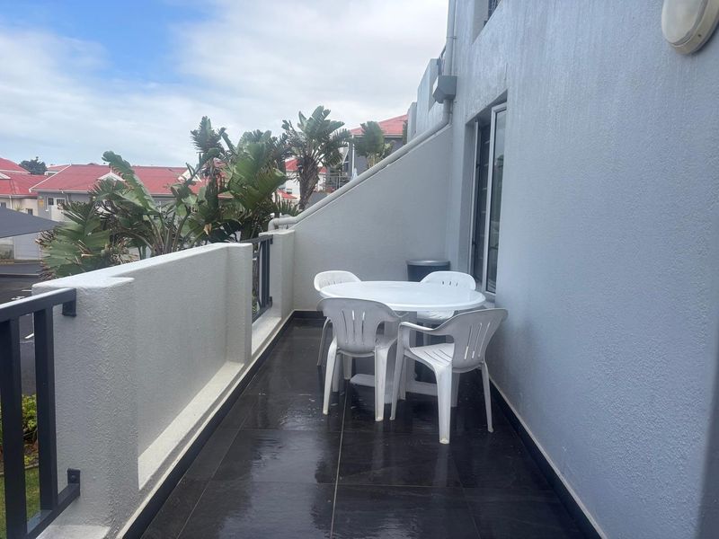 Stunning FURNISHED 2 bedroom apartment in Mont Serrat West Beach - Photo 10