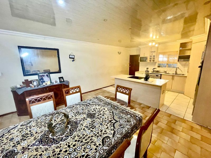 . Charming Cluster Home in Birch Acres – Your Perfect Retreat! - Photo 5