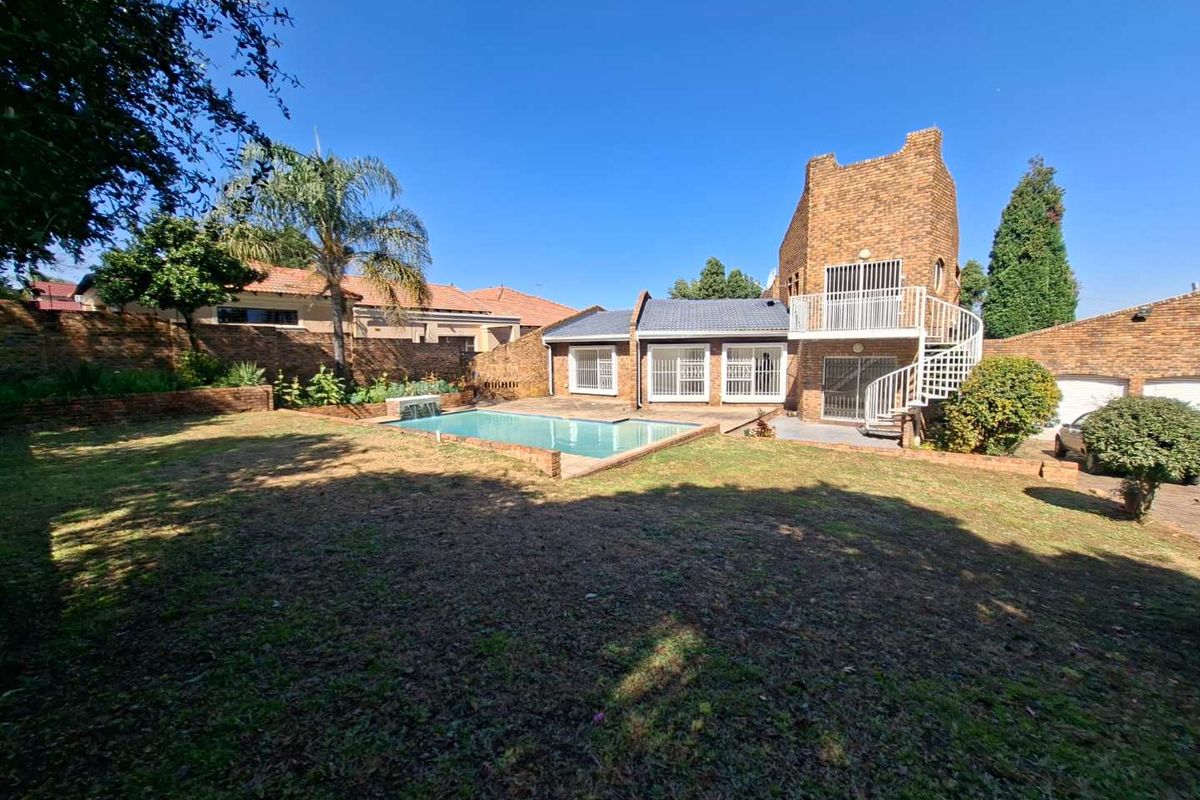 3 Bedroom/2 Bathroom Family Home - Photo 4