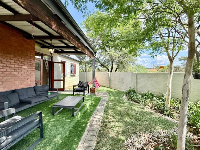 Modern Secure and Private 3 bedroom cluster - Photo 2