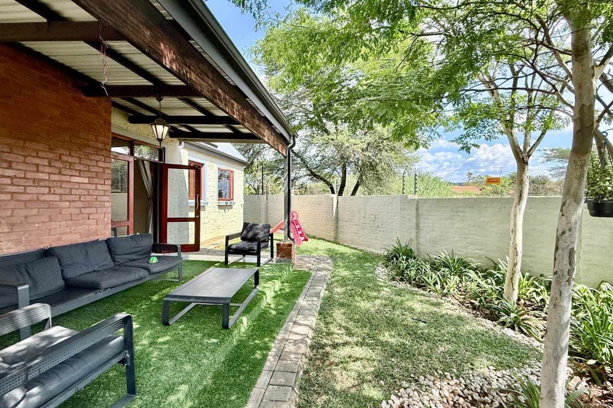 Modern Secure and Private 3 bedroom cluster - Photo 2