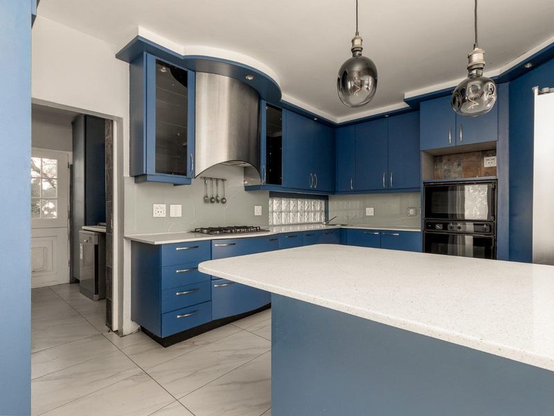 5 Bedroom House for Sale in Dainfern Golf Estate - Photo 5