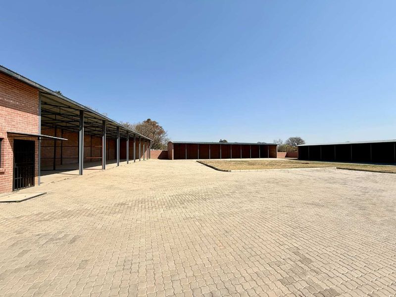 🌟 Prime Kyalami Location – Investment Holding with Storage & Multiple Dwellings 🌟 - Photo 2