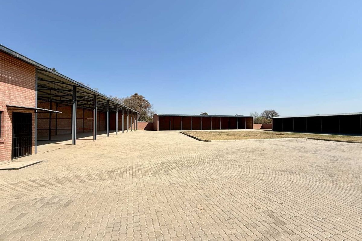 🌟 Prime Kyalami Location – Investment Holding with Storage & Multiple Dwellings 🌟 - Photo 2