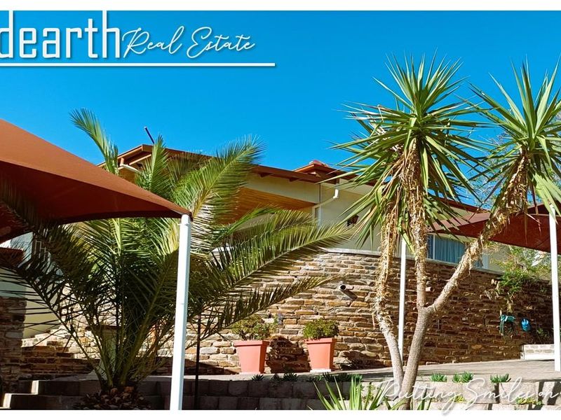 "A Versatile Rental Retreat in Klein Windhoek- Berg Street" - Photo 2