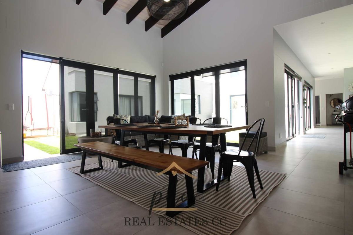 4 Bedroom Family home for sale - Swakopmund (Kramersdorf) - Photo 5