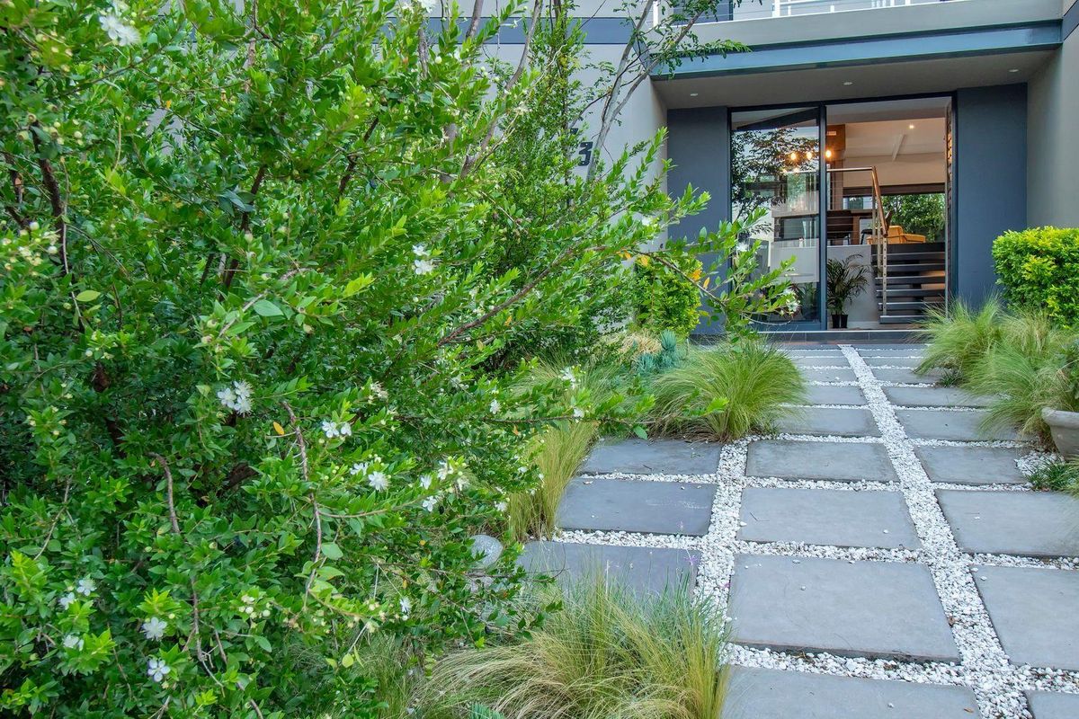 Modern day charm - Photo 3