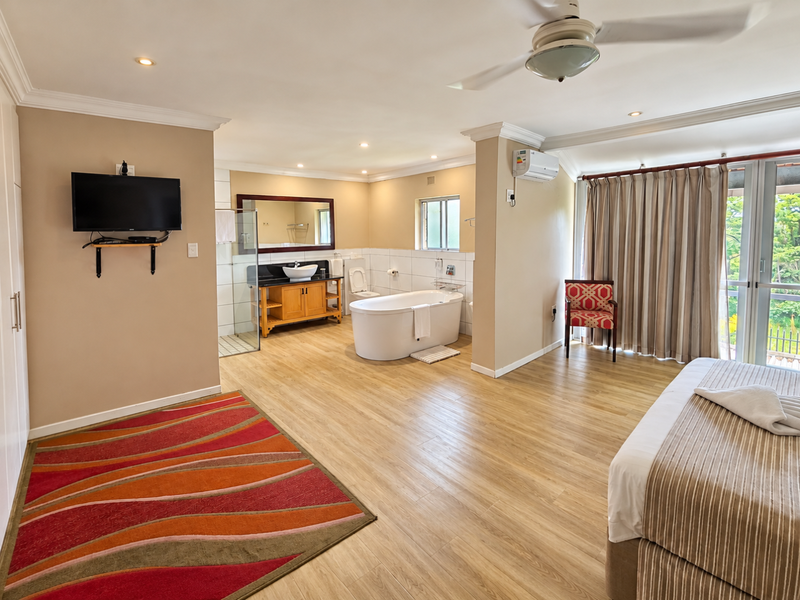 Furnished 3-Bedroom Apartment with Spectacular Lake & Wetland Views | St Lucia, iSimangaliso Wetlands Park - Photo 5