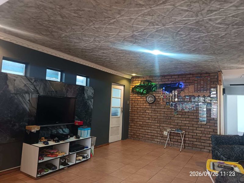 Large Family that likes to entertain? then this property is what you are looking for! - Photo 8