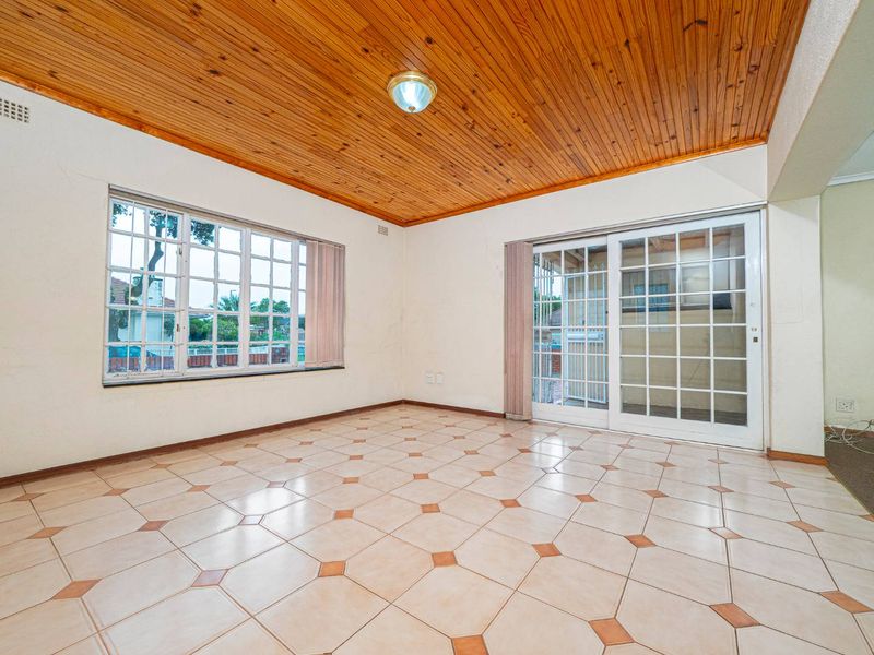 PENLYN ESTATE,4BEDS ,2 BATHS,7 CARS - Photo 10