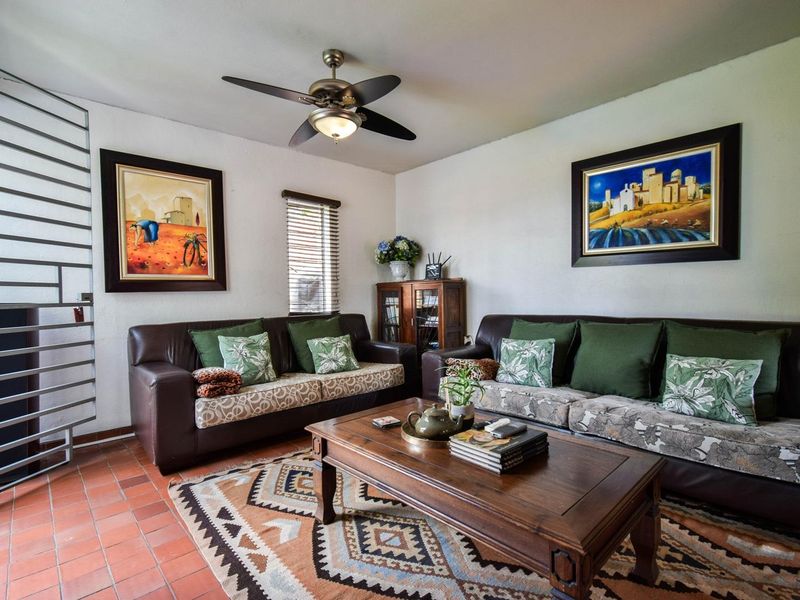 Mint Two bedroom duplex in double security complex - Die Wilgers - Photo 9