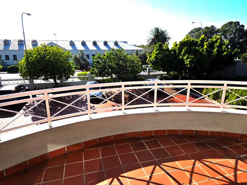 Beautiful Ground Floor Office in Westlake - Photo 9