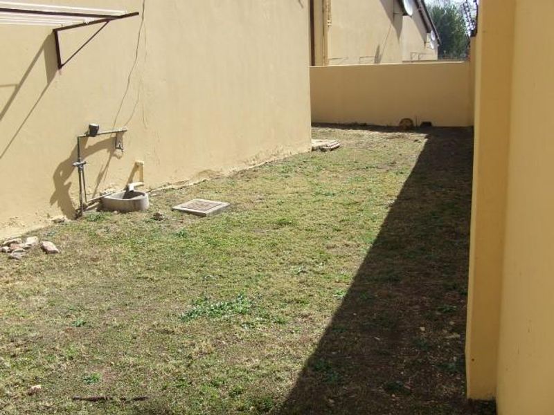 2 Bedroom Townhouse For Sale - Photo 5