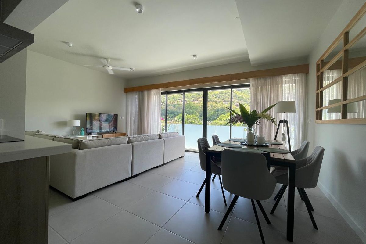 Exceptional Marina Apartment with Breathtaking Mountain Views - Photo 4