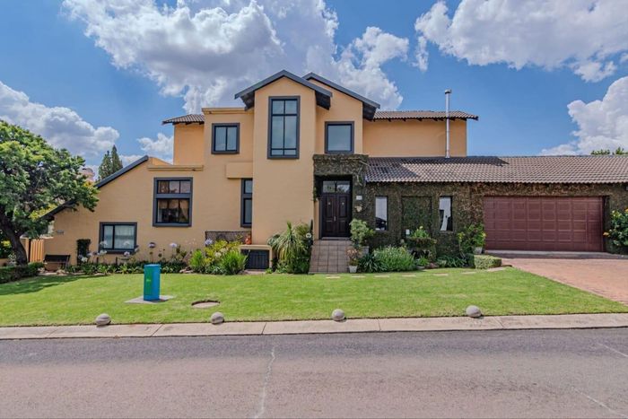 Property #2499131, House For Sale in Blue Valley Golf Estate