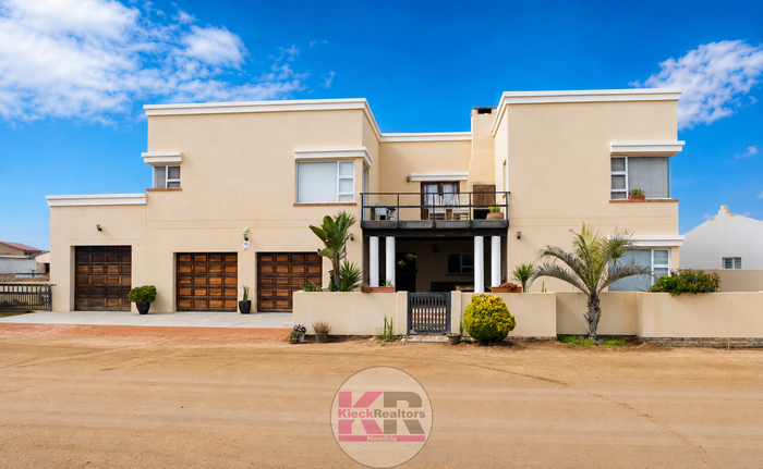 Property #2502268, House For Sale in Henties Bay Central
