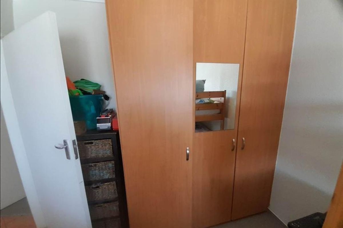 Contemporary Lock-Up-and-Go 2-Bedroom Townhouse in Ravensklip. - Photo 5