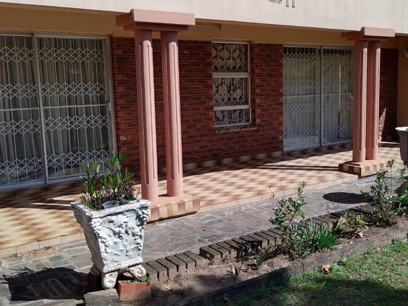 Lovely 4 Bedroom Double storey House for rent - Photo 3