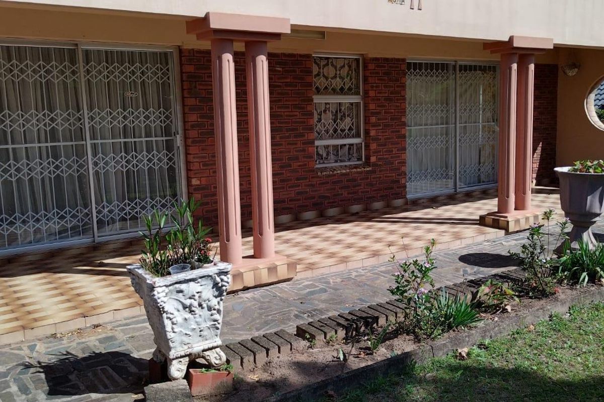 Lovely 4 Bedroom Double storey House for rent - Photo 3