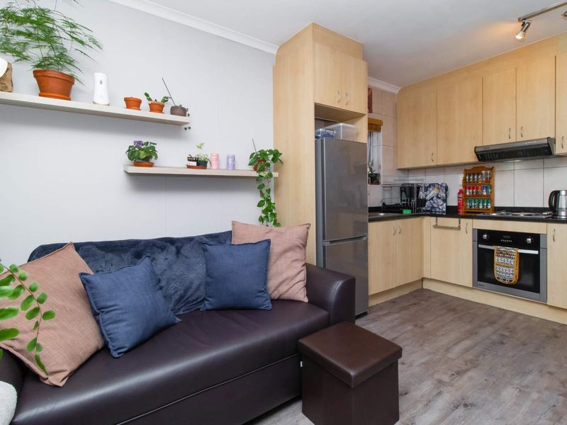 Seaside Escape – Coastal Comfort with Lifestyle Perks - Photo 6